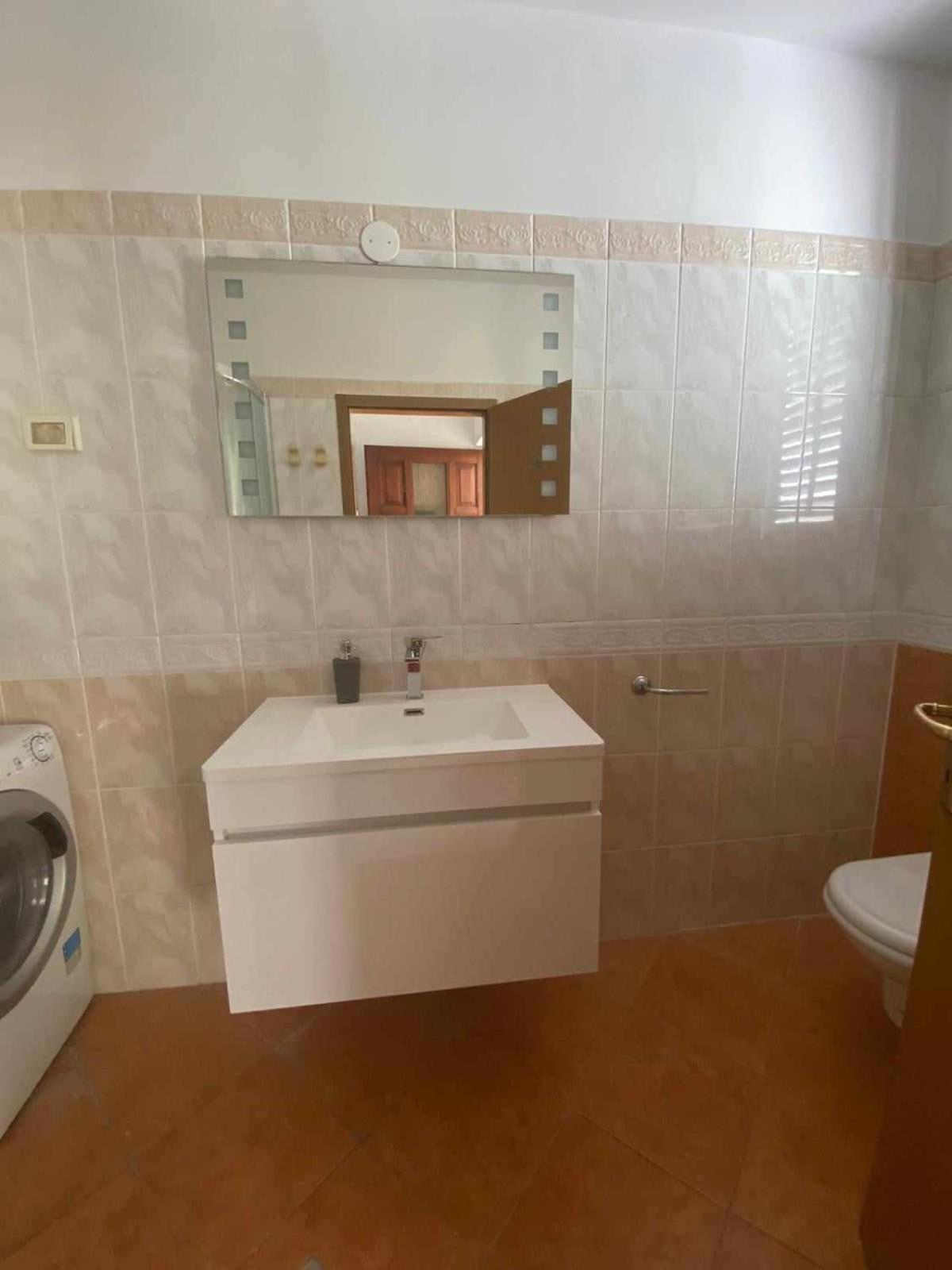 Apartma Lana21 Apartment Копер Екстериор снимка